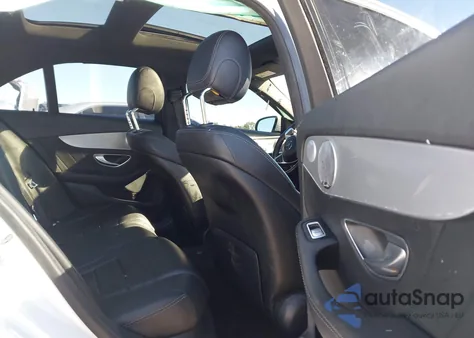 2018 Mercedes-Benz C 300 из США, поврежденный, VIN 55SWF4JB2JU270087